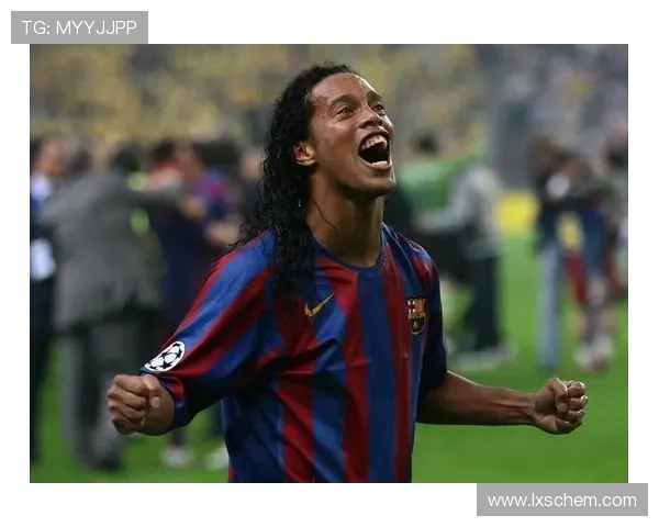 小罗足球明星挂画展现传奇风采点亮你的居家空间